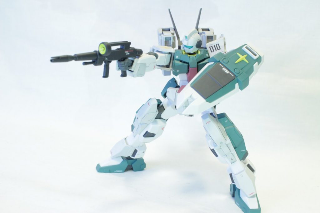 ## GNビームライフル
ジンクスのライフルをベースにガンダムのビームライフルをミキシングしました。なかなかうまく騙せてると思います。