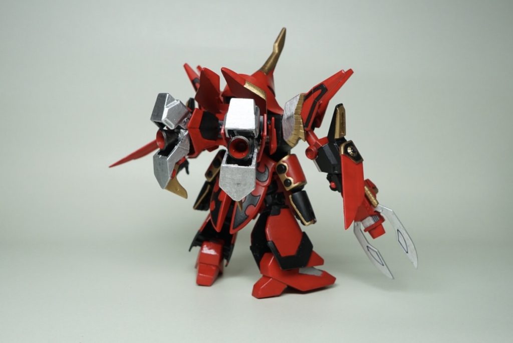 後ろから。
『戦国伝メモリアルブック』ではバックパックになる龍将の足からバーニアらしきものが見えていたので、かかとを動くようにして龍将飛将形態ではバーニアが見えるように改造しています。