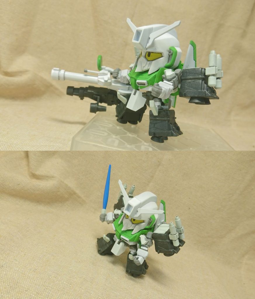 脚ブースターのバーニア部分にボールジョントを仕込んだので、大地に立てます。