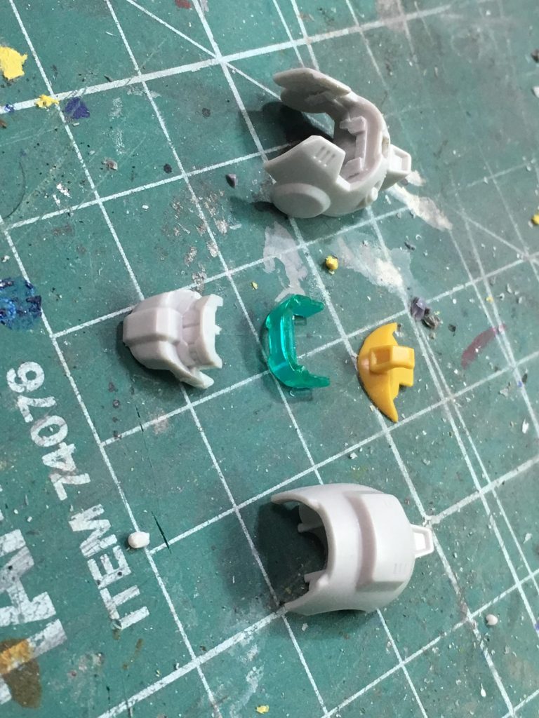 アメフトのようなヘッドを作りたかったので見切り発車でカットしました。
今思うと上手くいってほんと良かったと思う。