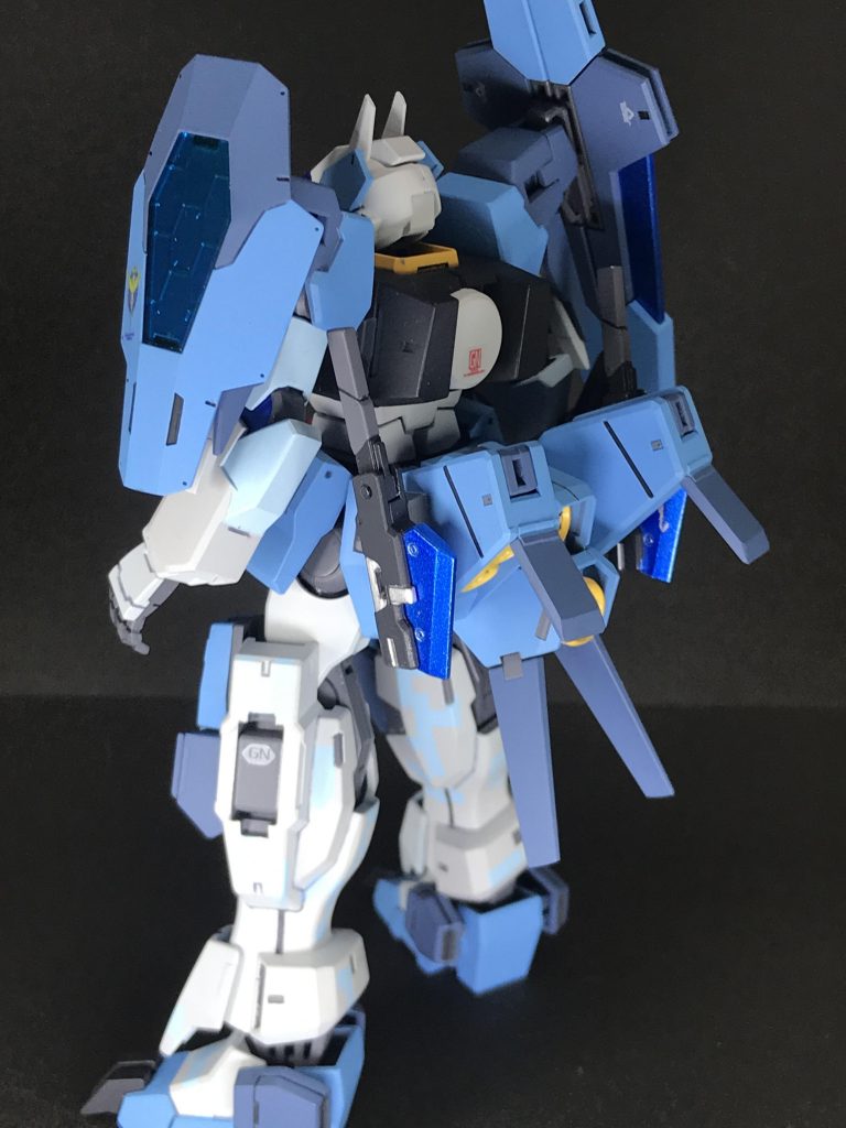 左肩にはシールド
腰にはGNビームピストルⅡ