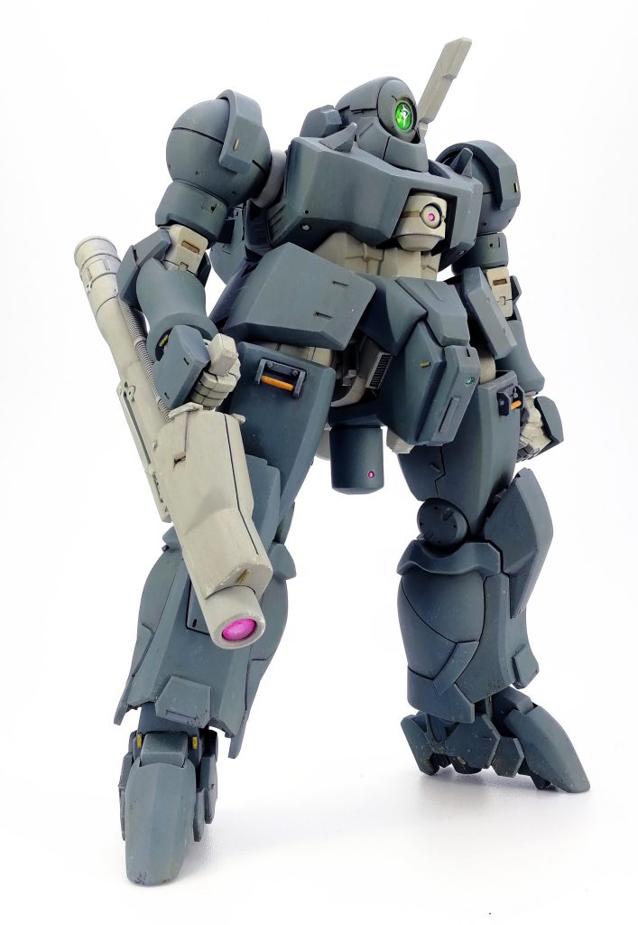 レーザー砲はザク1用バズーカとビームマスターのパーツでそれらしく加工。