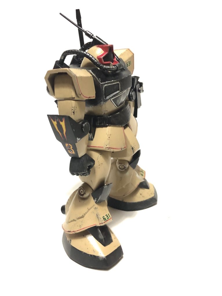 ななめ
平手を切った貼ったして握り手に改造
股関節をボールジョイント化
足首外側のダボを切断しての足首稼働域拡張しました。