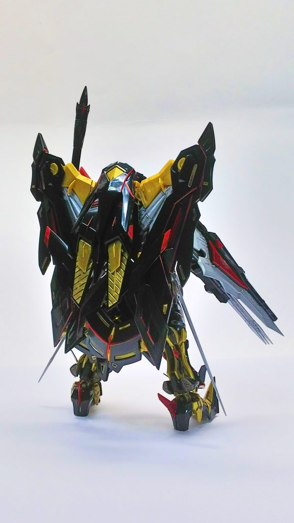 収納時は左右のウィングが重なる形で収納されます。