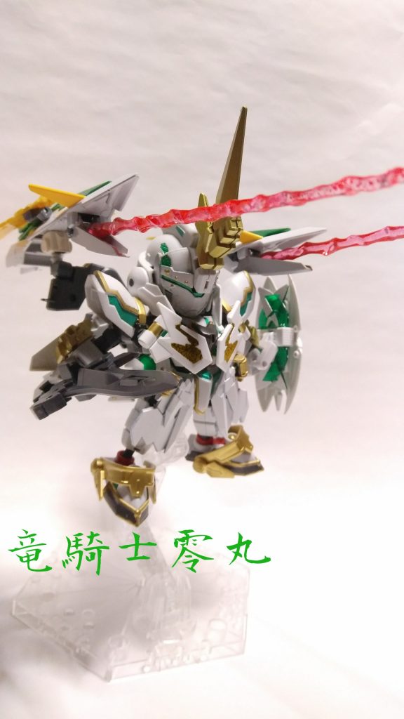 竜騎士零丸 ノーマル状態
背中にドラゴンヘッドが装備した状態です。
ドラゴンヘッドはリナーシタのシールドがベースです(*´▽`*)