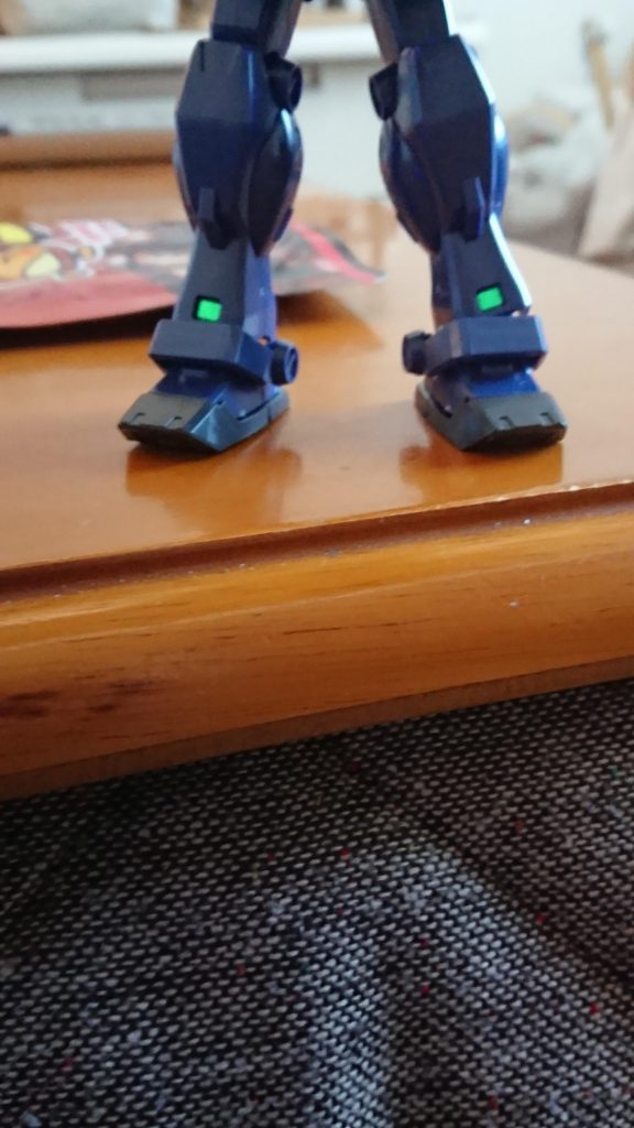 マルチセンサー 市街地の治安維持行動の際に、足元の民間人などを識別するため脚部に装備されたセンサー。