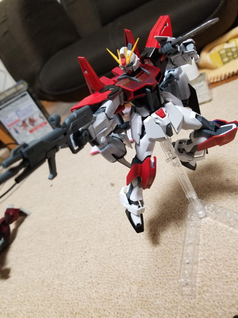 腰はインパルスのを使っているのでナイフを使えますが、ナイフはアスタロトリナシメントのナイフです。バンダイさんフォールディングレイザー出して。