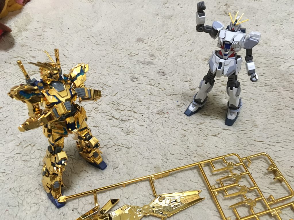 本体完成したところでご対面!
アームドアーマーはもう少し待っててね…
しかし金メッキは大変だなあ…