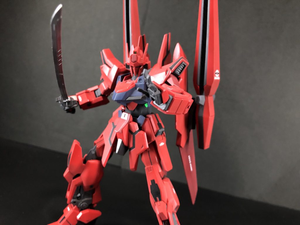 刀もクワトロ大尉っぽくはないけどかっこいいのでつけました。スターブライトシルバーが綺麗な色です。