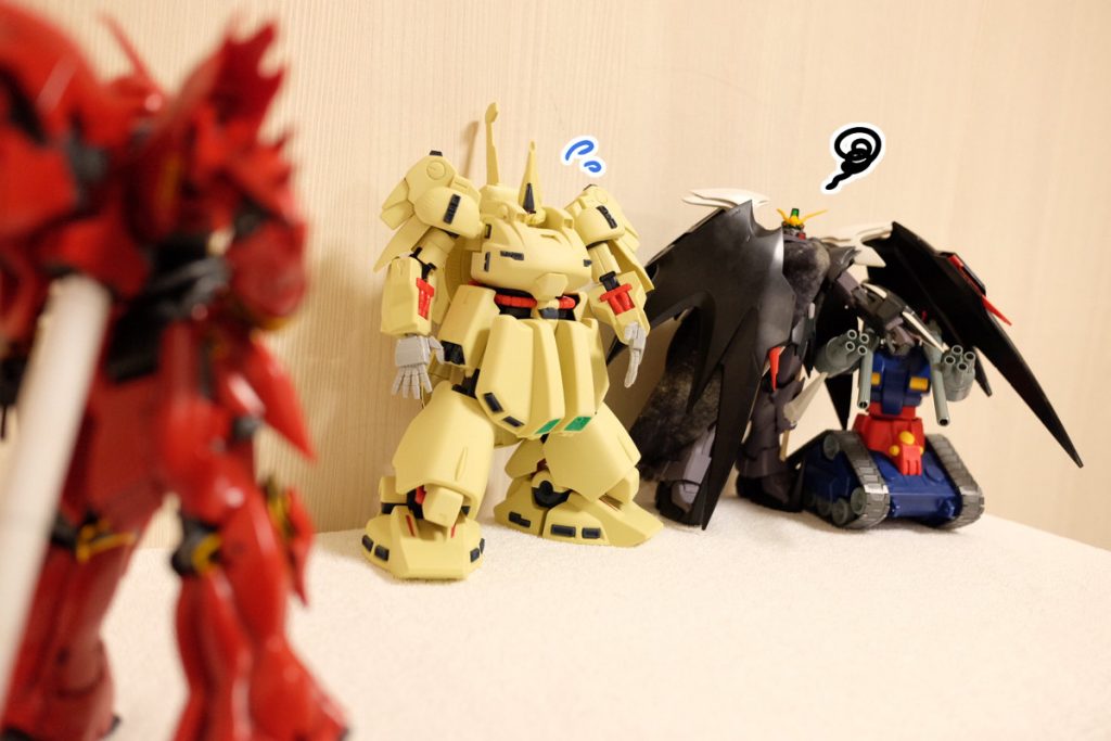 シナ:フハハハハ!  話は聞かせてもらった!
ジオ:うわ、赤い奴出ましたよ
ヘル:まためんどくさそうな奴が来たな