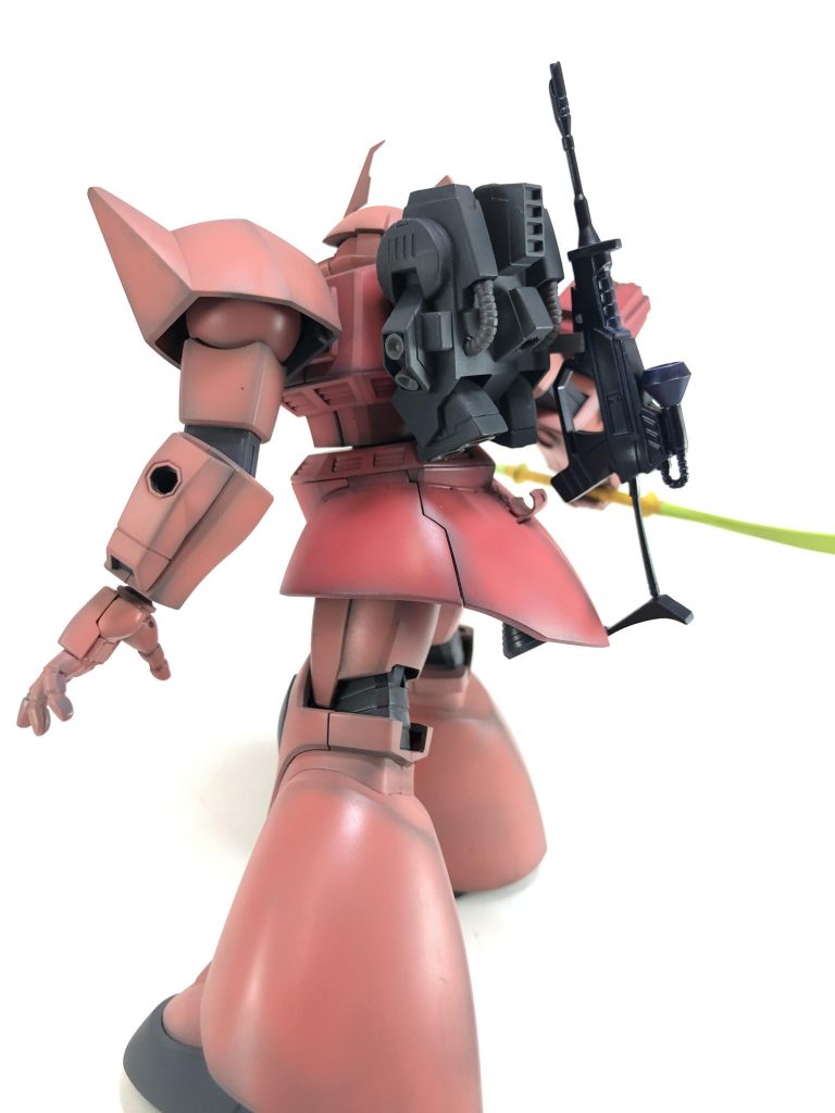 高機動型と言わしめるバックパック
旧キットでマスキングでしか色分けできないのとマスキングのモチベーションがないのでグレー一色にしました。