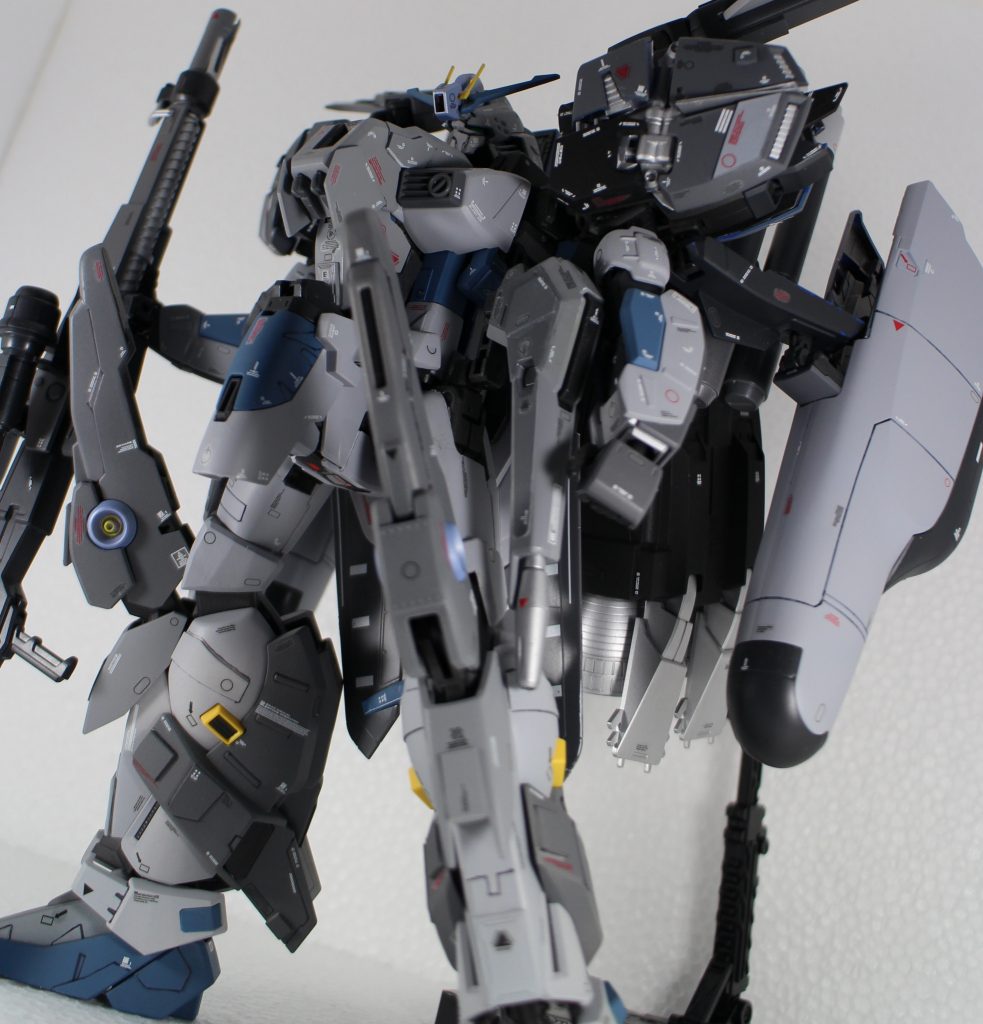 デカール死ぬほど貼りました
パーツ多くて死ぬかと思いました。