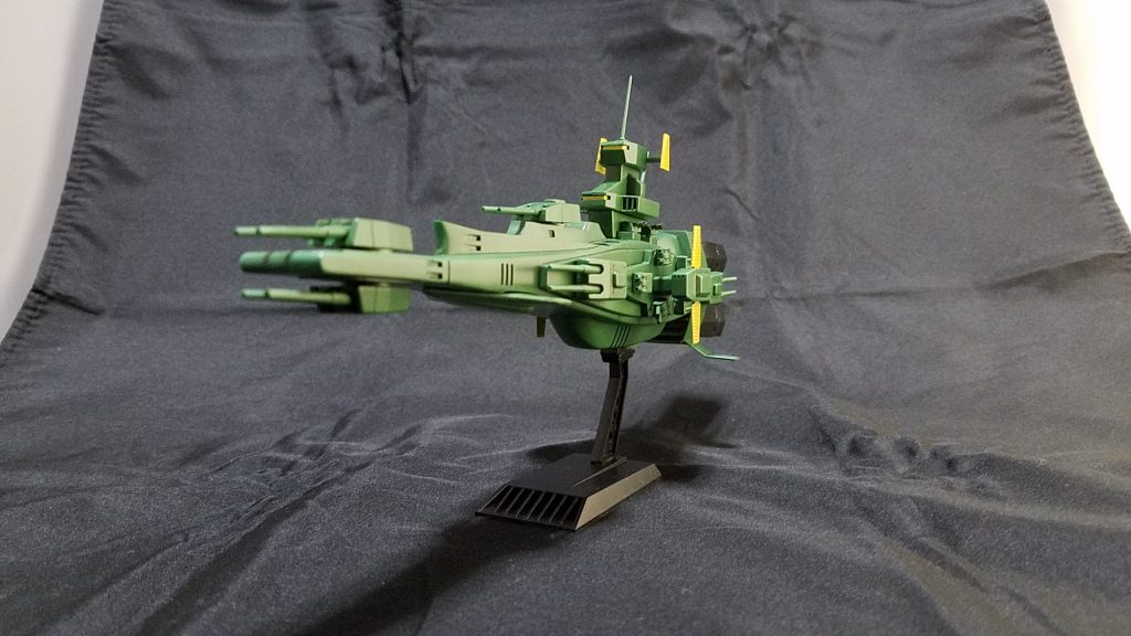 フロントビュー。
主砲や台座接続、脱出カプセルの脱着に定番のネオジム磁石を使用したことにより「自分の作品中一番磁石を使用した作品」になってしまいました。