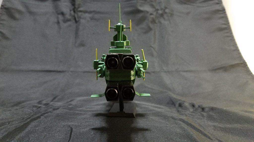 リアビュー。
キットのバーニア内に市販のバーニアを取り付けています。