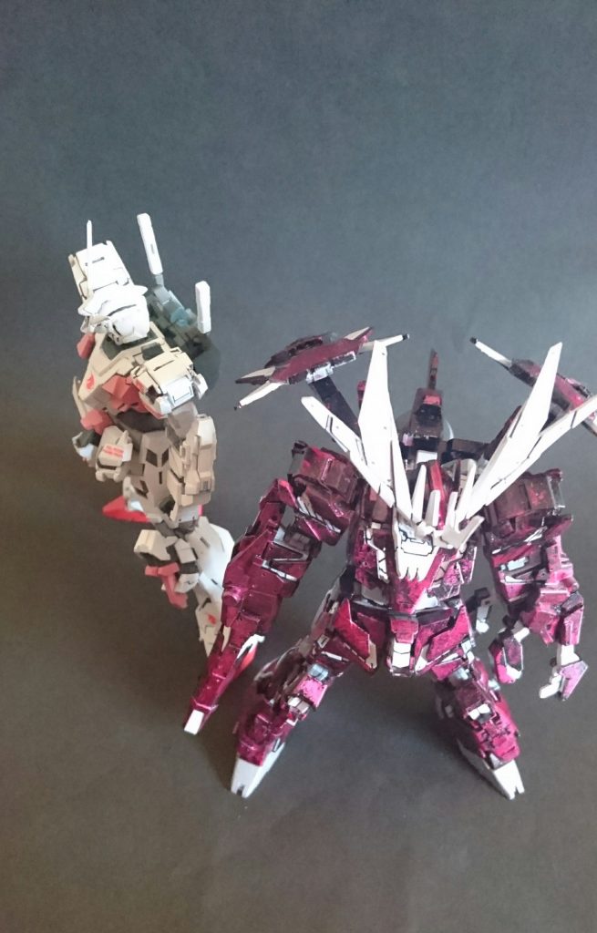 破損前の2機が揃ってる・・・