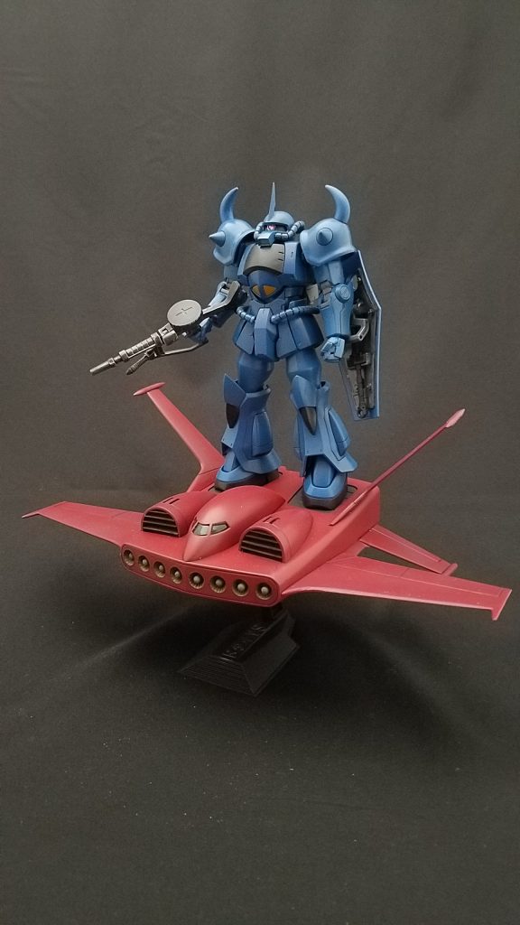 左拳をノーマルのマニュピレータに交換しザクⅡのマシンガンを装備させてB型を再現。
ド・ダイへの搭乗はネオジム磁石を使用してガッチリ固定してます。