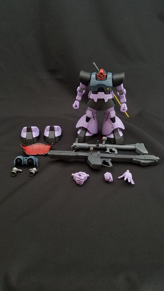 本作の全容です。
トリプルドムセットに付属の通称「オルテガハンマー」は所属クラブの会員から頂きました。
リック・ドムはパーツ交換で再現します。