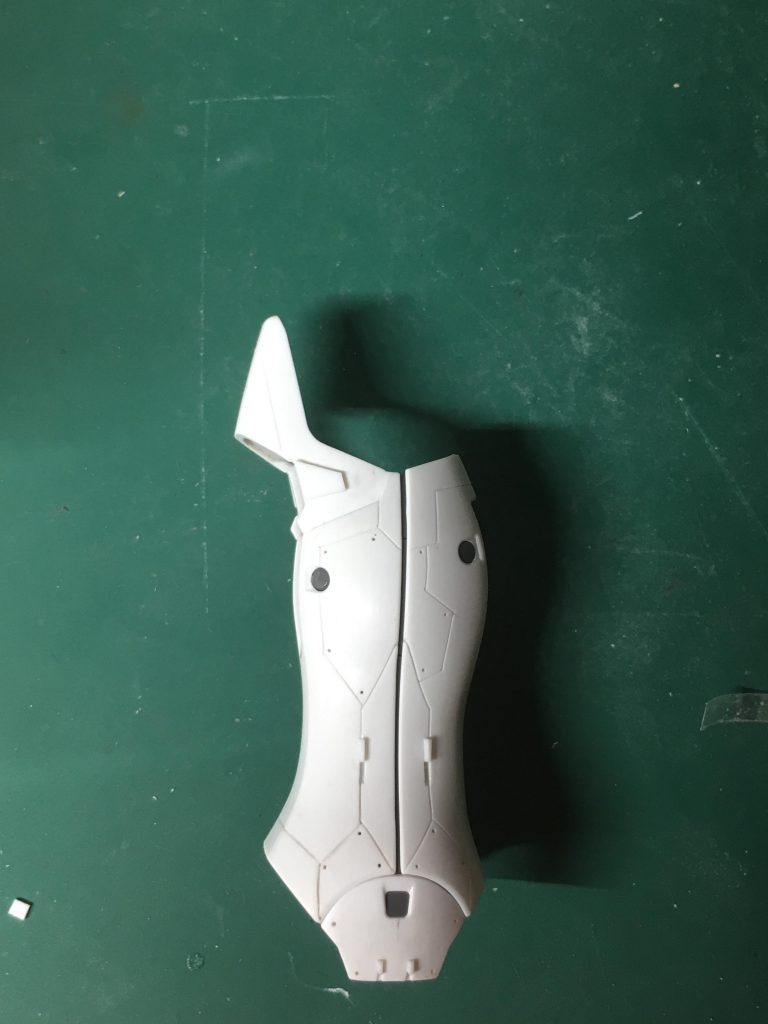 足のスジボリ等の加工後です。