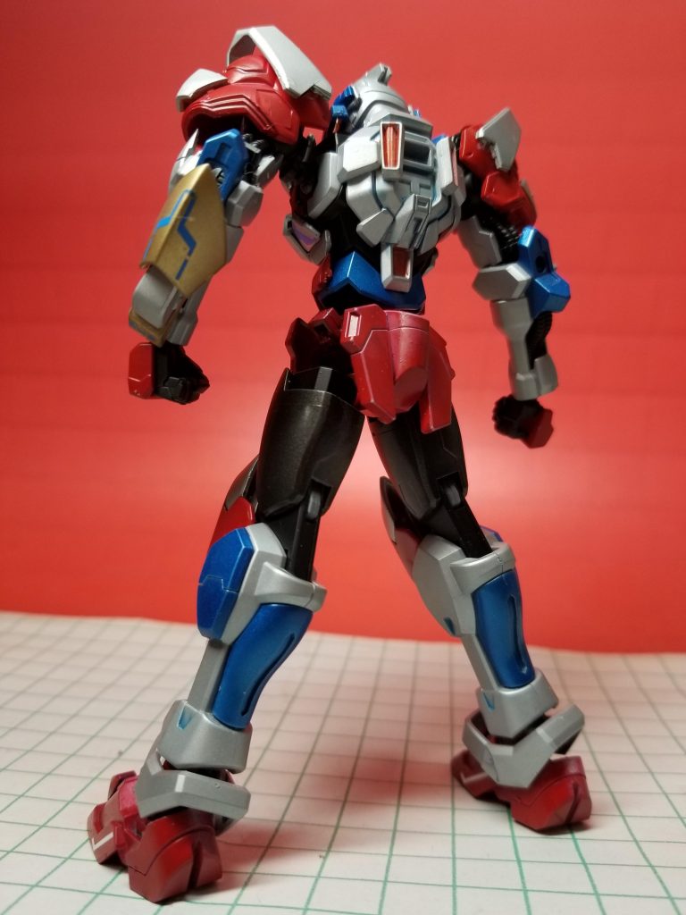 その名も「ガンプラグリッドマン」です!
ガンプラバトルネットワーク内に謎のウイルスが発生、そこで別の電脳世界から来た謎の戦士がガンプラに憑依し、この姿になった!
という脳内設定です