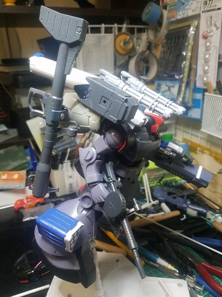 全ての工作が終わった状態です。
この時点で何色にしたら良いのか全く分かりませんでした(笑)