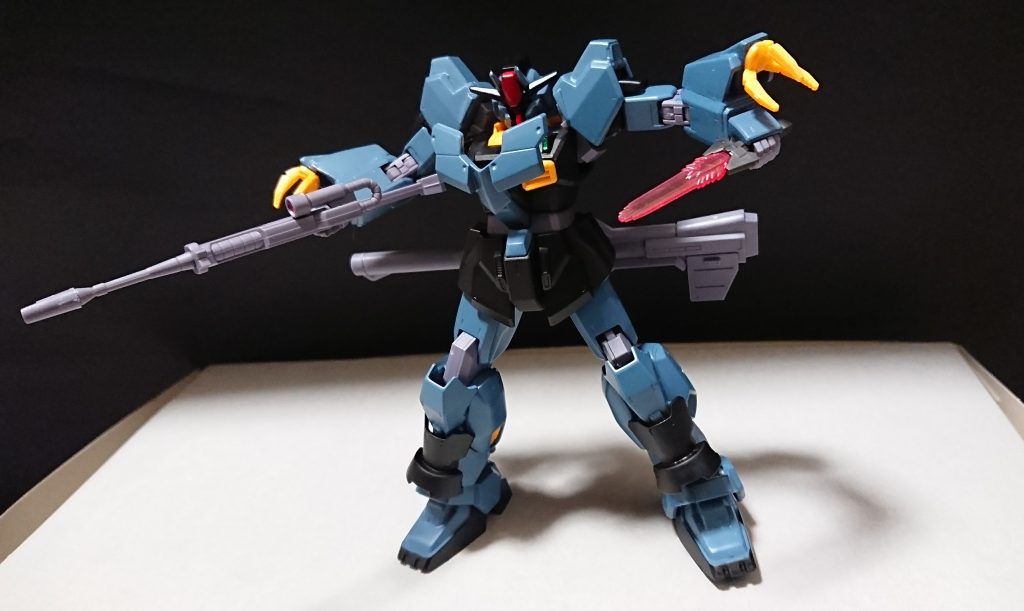 足止めには成功したものの初のフォース戦で彼は初めて一騎討ちの戦いで負けた、しかも相手が万全の状態じゃないのにも関わらず。
しかし彼はガンプラの可能性を感じ、滾った。
結果セラヴィーを改修し、新武装を追加した姿が...↓