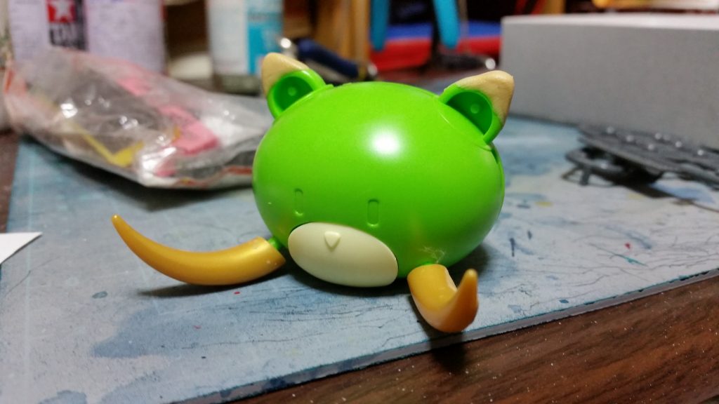 色の変更、口周りを豚鼻にしたり耳を尖らせたり牙をつけたりしました。牙は関羽の角です。