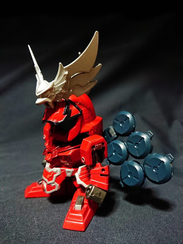 邪猟圏は1/144メリクリウスのプラネイトディフェンサーをそのまま使用。
設定通り弓に取り付ける予定でしたが、体型バランスからあまりにも横に大きくなるため廃止。
邪猟圏を鞭として扱う武器に設定しています。