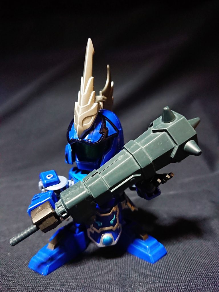 兜飾りは張遼の鳥飾りを使用。
体型は漫画版に近くなっています。