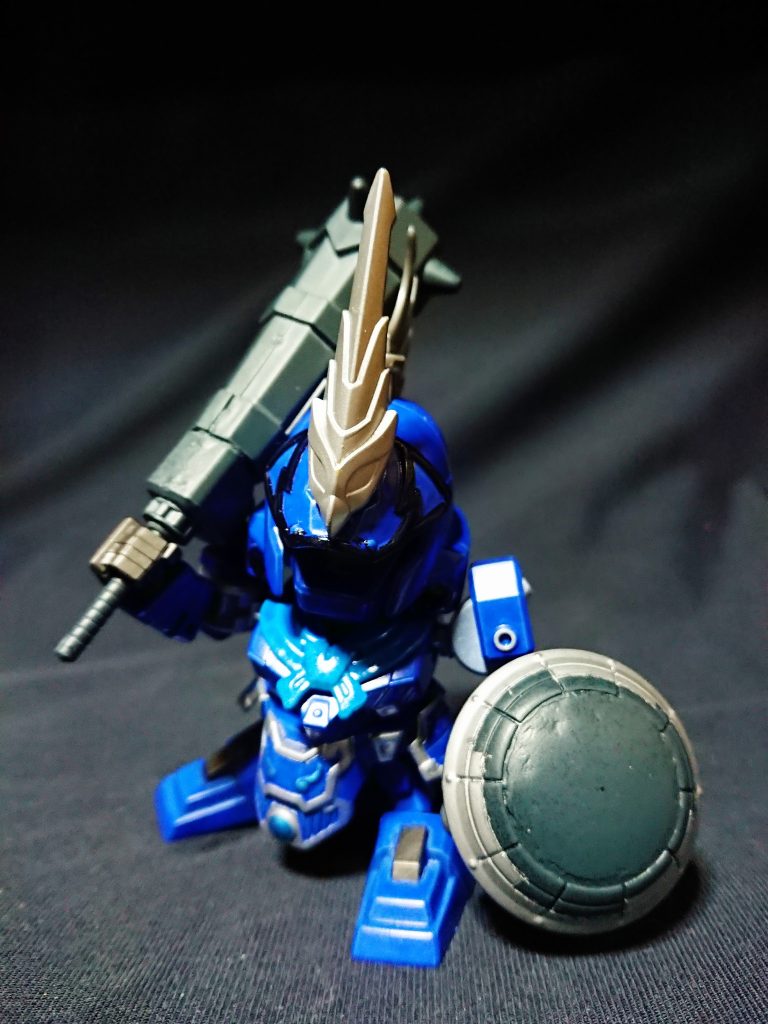 虎牢城守備隊の左軍校尉で、呂布隊副将の一人。
単騎駆けでの戦功も多い斬り込み隊長。
鋼撲棍の渾身の一撃は、敵陣営を陥落させたことから陥陣営と呼ばれる。
隙が大きいことが弱点だが、陳宮がカバーに入ることで完璧な技となる。