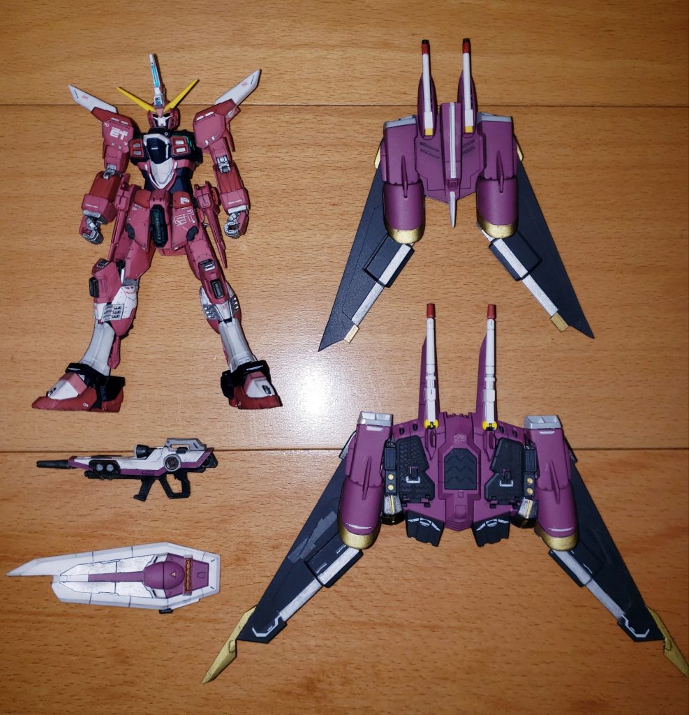 武装一覧
武器、シールドもRGとHGのミキシングです。かなり、なんちゃって仕上げです😅