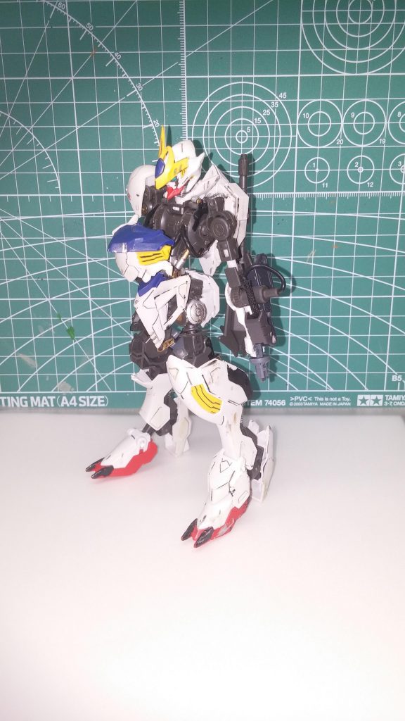 部屋暗すぎでフレームも黒だからフラッシュで撮ったら反射しすぎちゃった｡
とりあえずリード線付けとけば整備中ですね｡