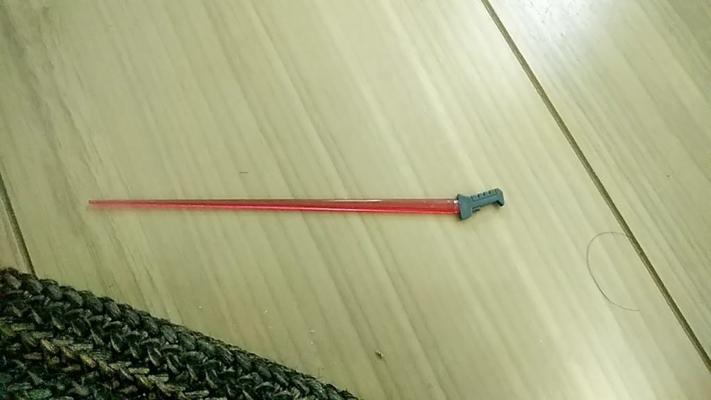 制作過程に入るかわかんないですけど、
サーベルはバズーカのグリップと、GN系のサーベル刃を使って作りました。