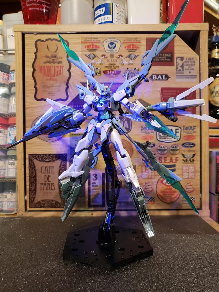 ブルーLEDを照射して「君がトランザムならこちらも使わさせてもらう❗」のシーンがやりたかっただけなんですが……(^o^)