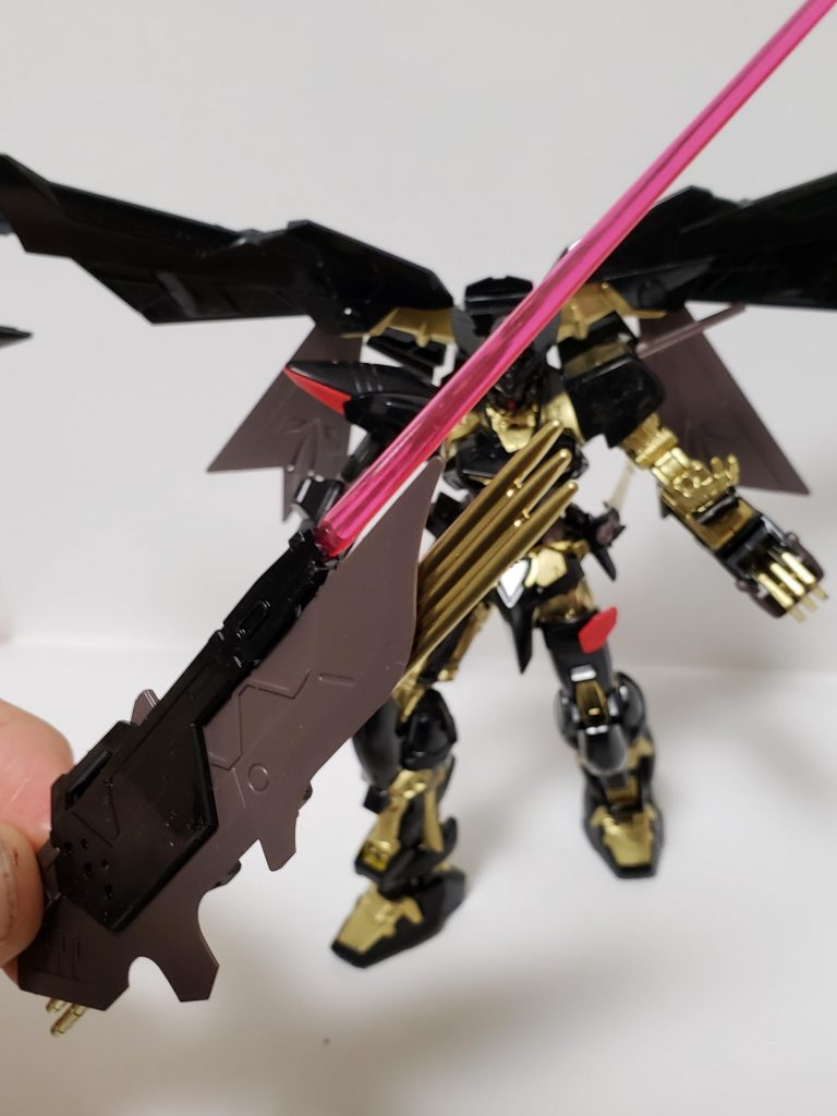 〜トリケロス改〜
ランサーダートを金色にスプレーしてみました。