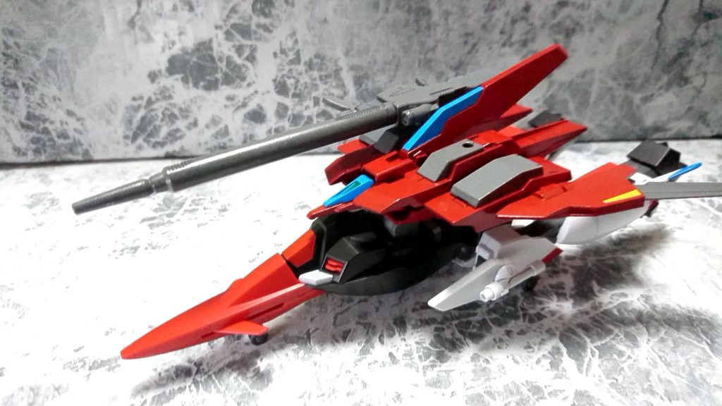 戦闘機形態
ヒノトリの機首部を伸ばし、ムラサメ本体とドッキング
ライフルはバックパックにマウント
ムラサメには
ランディングギアが付属しているので、スタンドを使用しなくても飾れます
最初は
ゼータプラスを意識して製作するつもりでしたが、バックパック等を変更しました
改造の裏テーマに
オーブ軍ムラサメパイロット馬場一尉が
ビルドダイバーズの世界に転生したら
やっぱりムラサメを使用する件
という、転スラをマネたタイトルが改造の裏テーマです(笑)
ガンダムSEED DESTINYの世界で
「我らの涙と意地、篤と御覧あれ!!」と言い放ち、ミネルバに特攻した彼です
転生した馬場は
ビルドダイバーズの世界を…日本を愛し
ガンプラを…特にムラサメを愛すビルドダイバーになったのです
という設定です(笑)