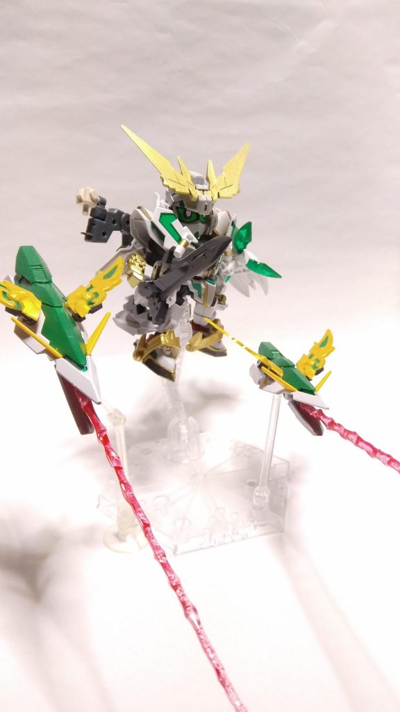 竜騎士零丸 覚醒モード
覚醒時にはドラゴンヘッドがファンネルとして機能します。