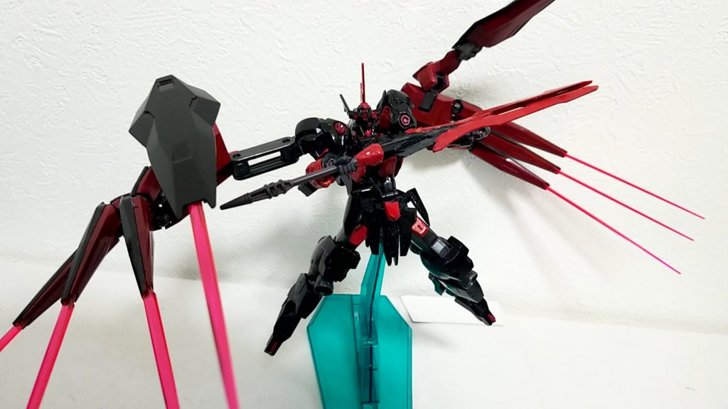 主兵装「ノクスランス」
唯一の手持ち武器
ドリルランスとは違い威力は出ないが小回りがきくように切り払えるような形状になっている