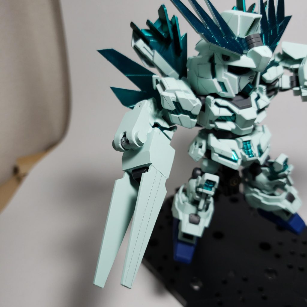 プラバンとジャンクパーツで作りました