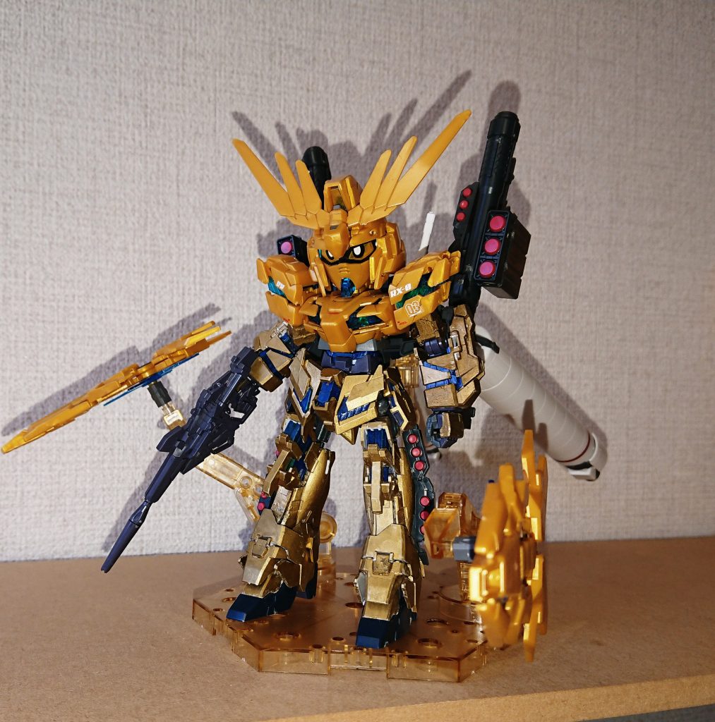 腕と下半身はHGで、腰や足にあのパーツ(ジャンクパーツ？)などを使い短くしました。