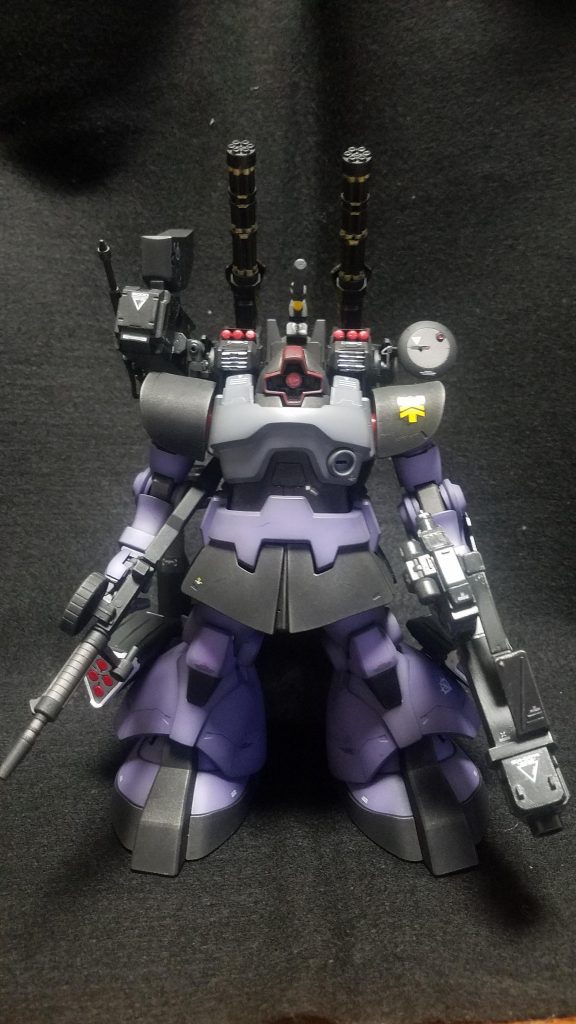 ドム自体には装備の為の磁石を埋め込んだだけで素の状態です。