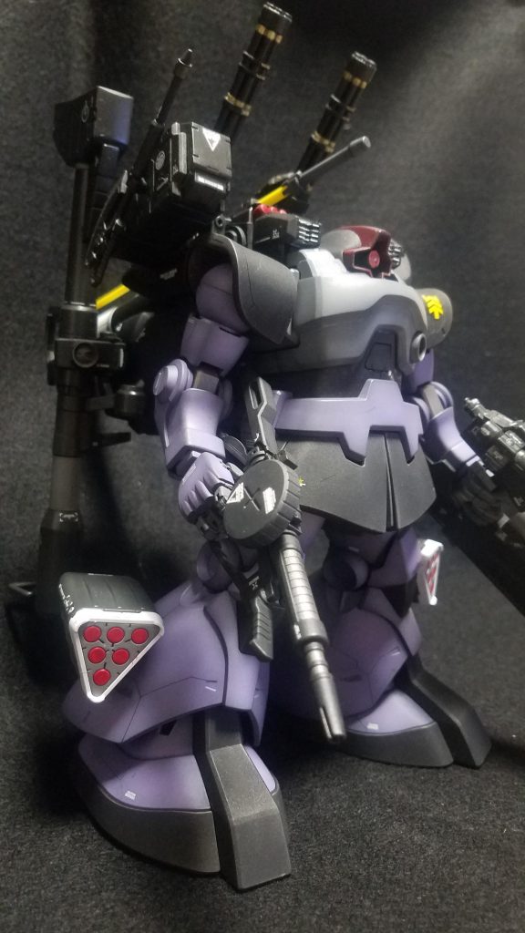 脚にはイフリートのミサイルポッド
何気に似合うザクマシンガン(笑)