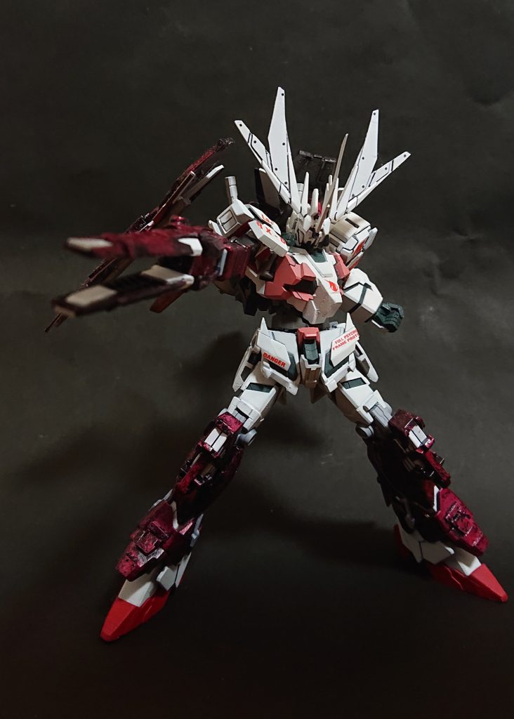 角といいアームドアーマーといい全体的にバンシィ寄りです。