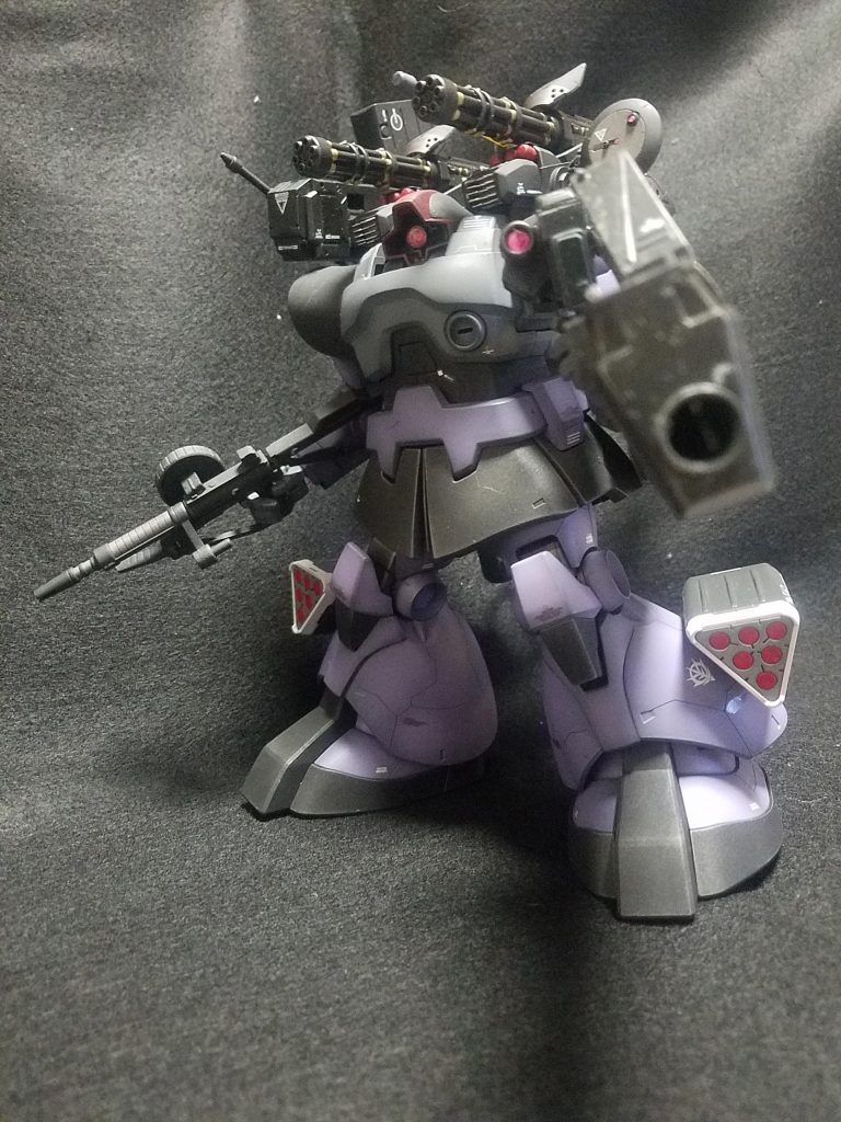 重いランチャーを軽々と‼️
「撃つぞ‼️」