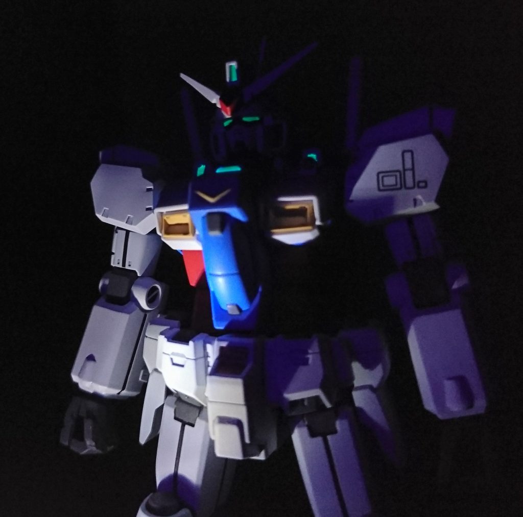 前作同様ミラーフィニッシュに蛍光色で塗装してセンサー類に貼り付け
ブラックライトで発色します