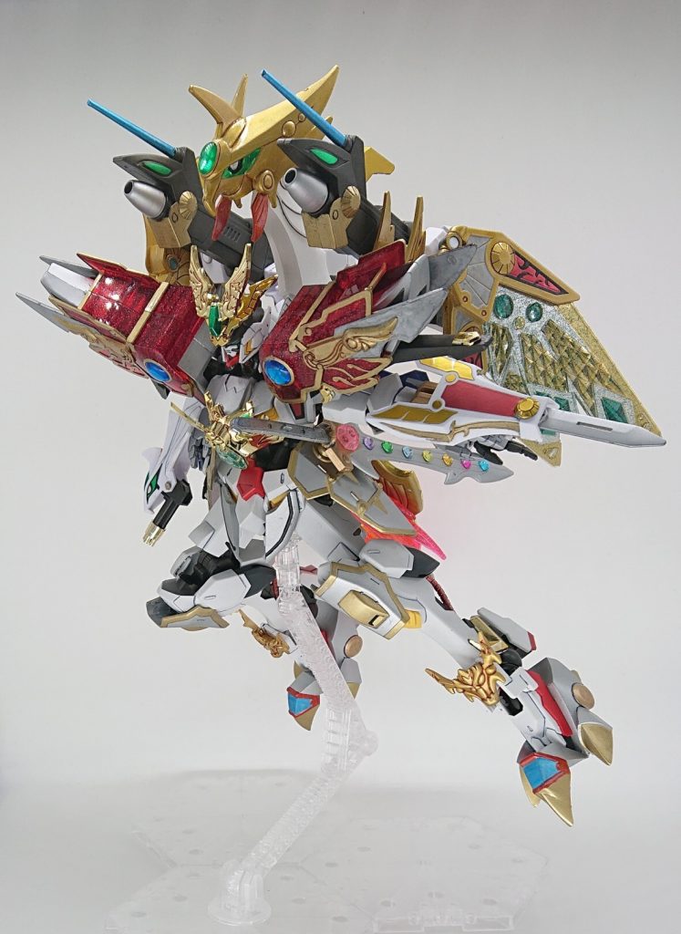 【ポーズ1】
左腕には盾と剣を装備