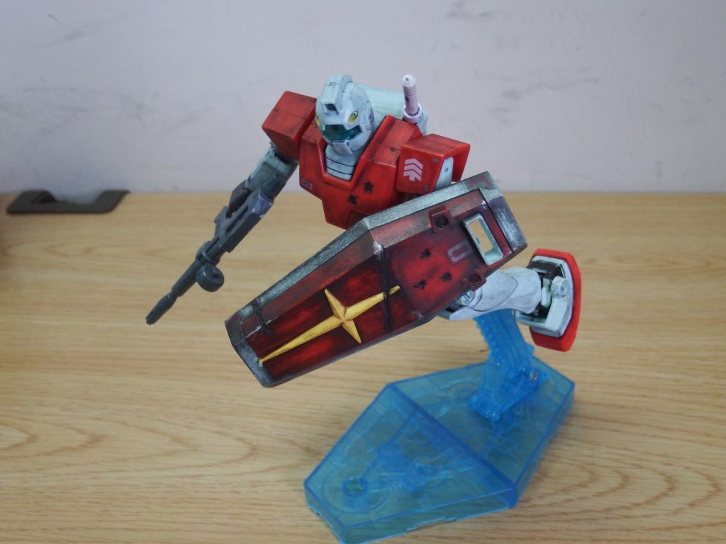 ガンダムのビームライフルを持っているのは個人的にこっちの方が似合ってると思ったからです。