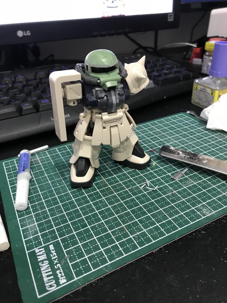 頭部・胸部をモビルパイプに変更
胸部を2.3ミリ幅増し
それに伴い、腰を幅増し
脚部の短縮を行い、バランス調整