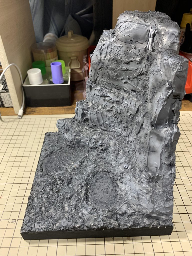 初めてジオラマ風の台座も作成してみました！
個人的には満足行く出来になりました。