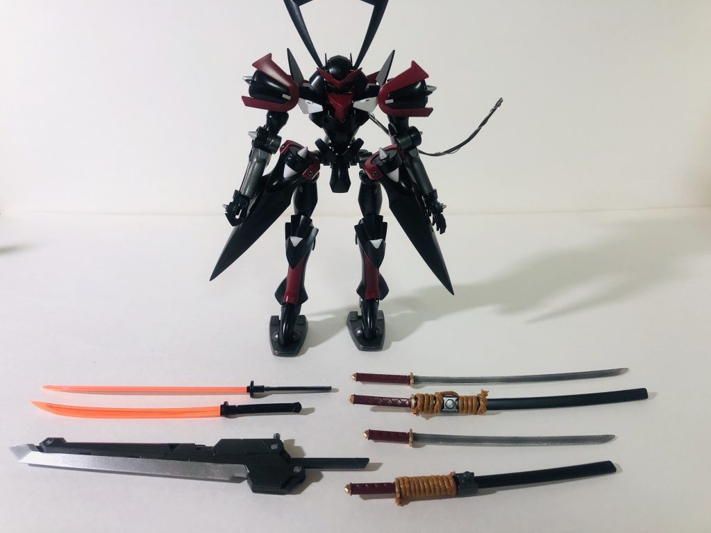 武器
日本刀の装飾はそれっぽい紐を巻いただけです