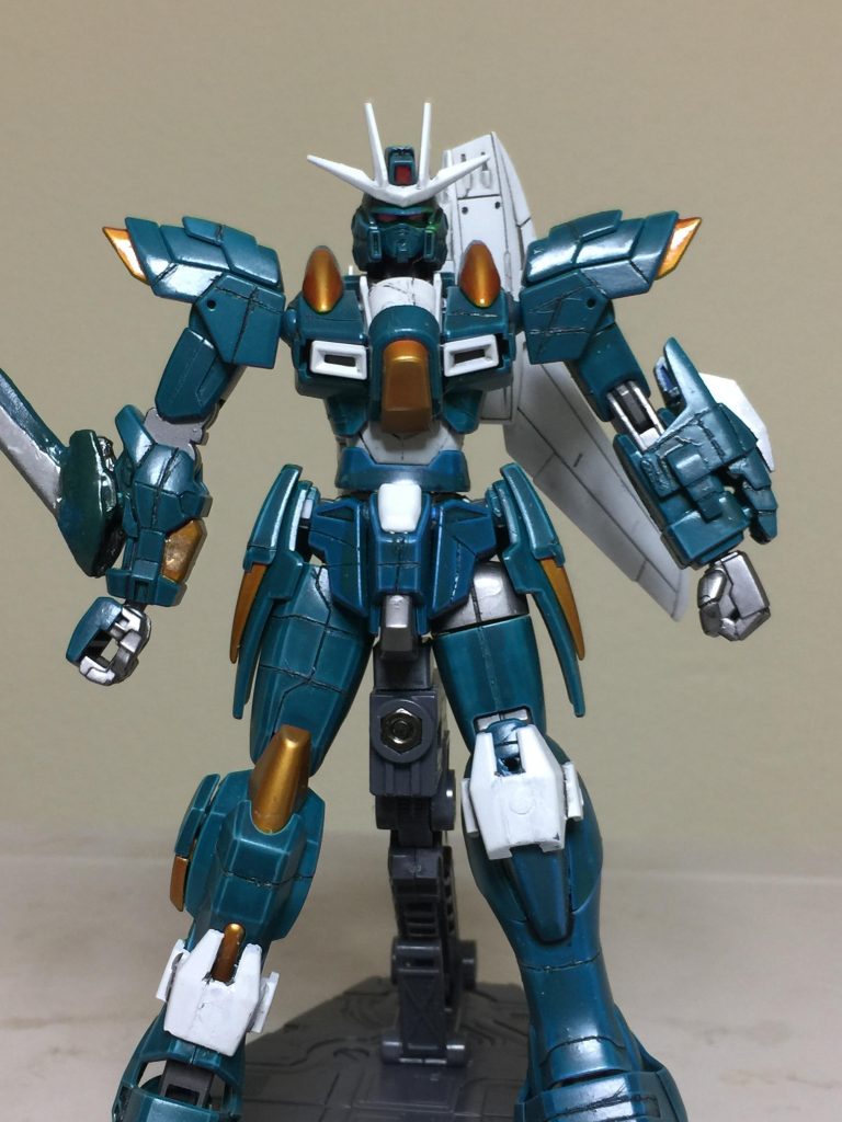ガンダム・ガイバーⅠ 正面の
アピールショット
全体の塗装は クレオス MSブルー 7割と
グリーン 3割を 混ぜて塗装しました。